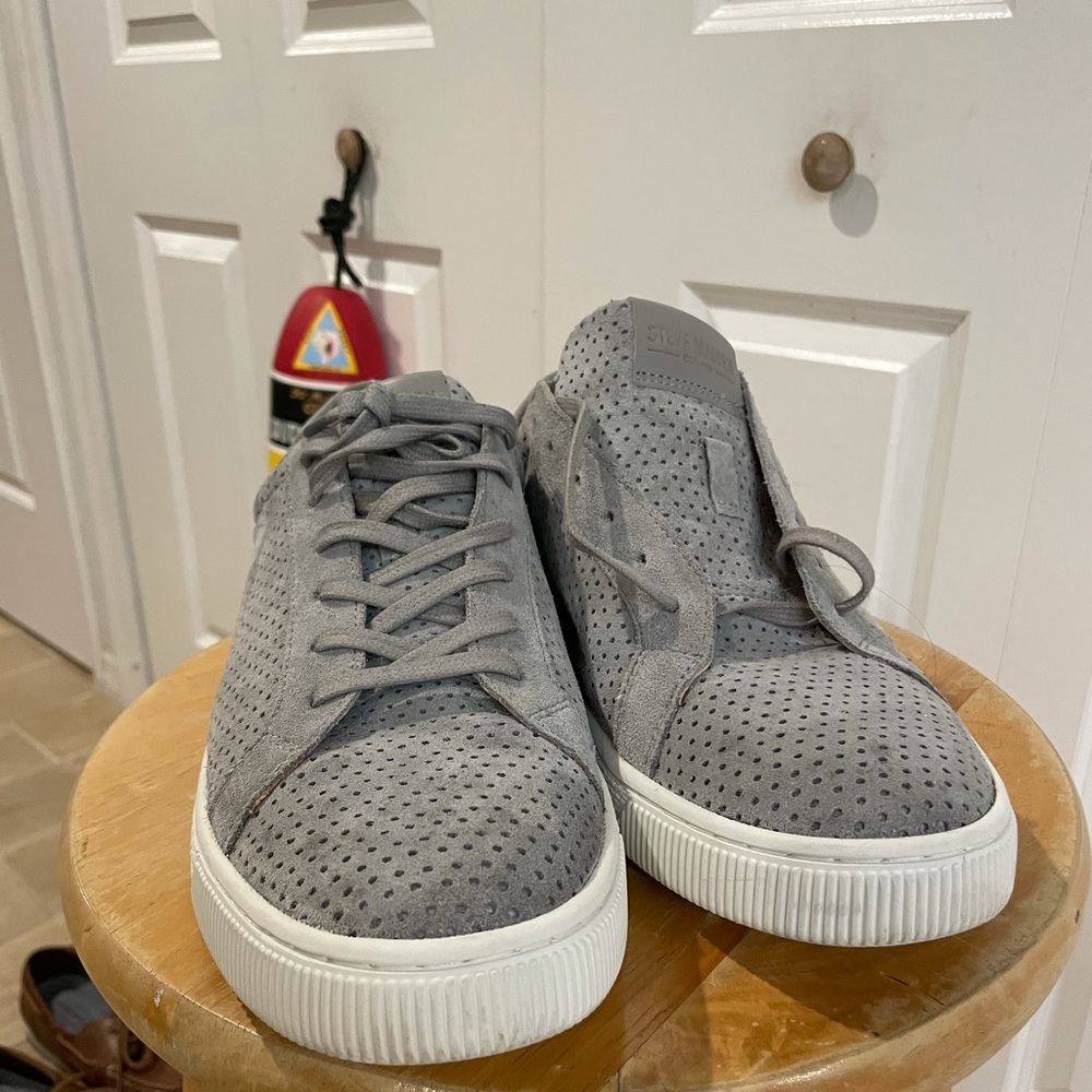 Men’s Steve Madden 11.5 shoes. Gray